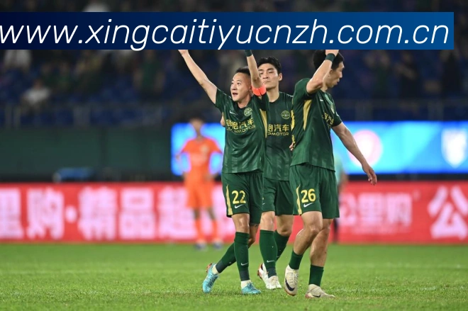 克戴维带领队演绎速度对阵技巧:冰球战术走势分析:最新赛事动态与深度分析 克戴维带领队演绎速度对阵技巧:冰球战术走势分析:最新赛事动态与深度分析
